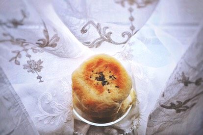 绵软红豆包(普通面粉 健康少油),日式红豆包的造型 不一样的配方和味道~