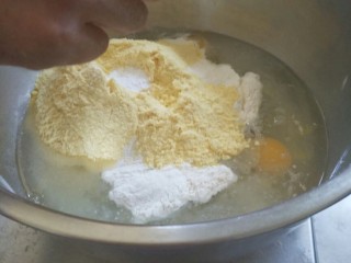 奶香玉米饼,加入泡打粉
