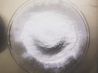 舒芙蕾厚松饼（无泡打粉版）,低筋面粉过筛