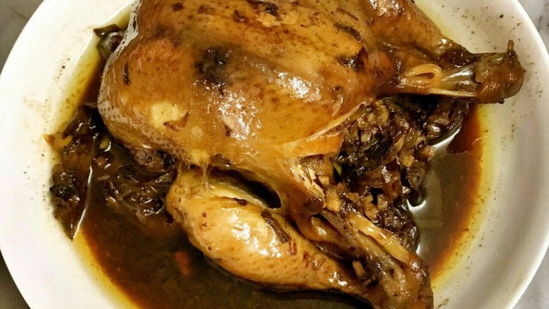玫瑰豉油鸡,如图所见，电压力锅煮的鸡，出锅时鸡腿已自然分离，无需斩件即可食用。