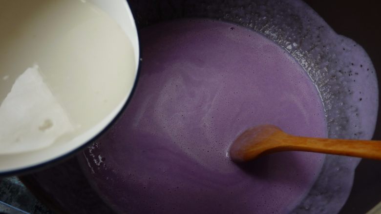 紫薯酸奶小方,加入玉米粉浆