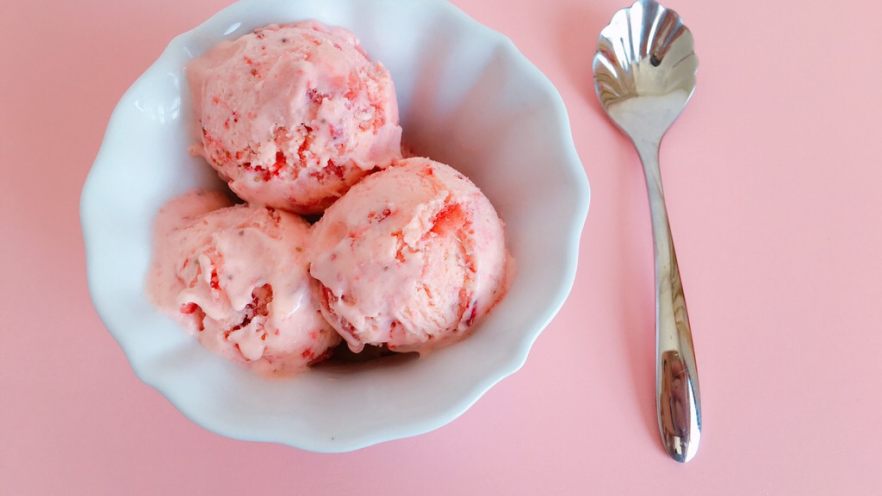 粉嫩的草莓冰激凌—无需烤箱系列