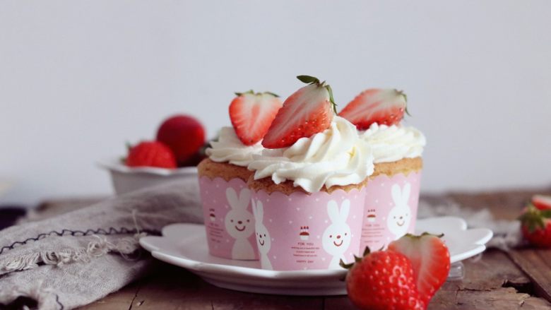 草莓纸杯蛋糕,成品