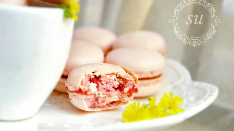 法式甜点——意式马卡龙Macaron,马卡龙偏甜，建议搭配红茶或者咖啡☕(ง •̀_•́)ง