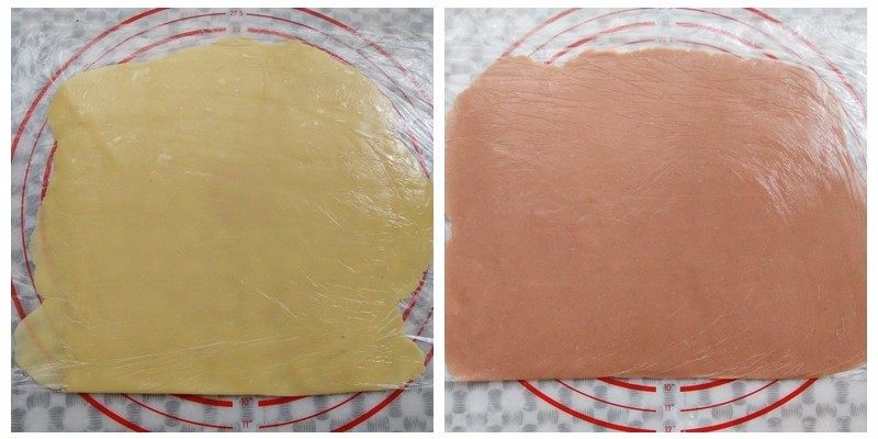 双色苹果酱曲奇饼干, 2个面团分别擀成2张饼皮，厚度4mm，擀之前面团上下垫上保鲜膜，放入冰箱冷藏30分钟
