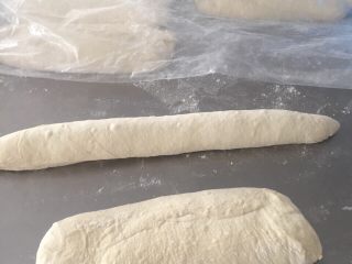经典法棍面包,最后整形成长55厘米的长条形