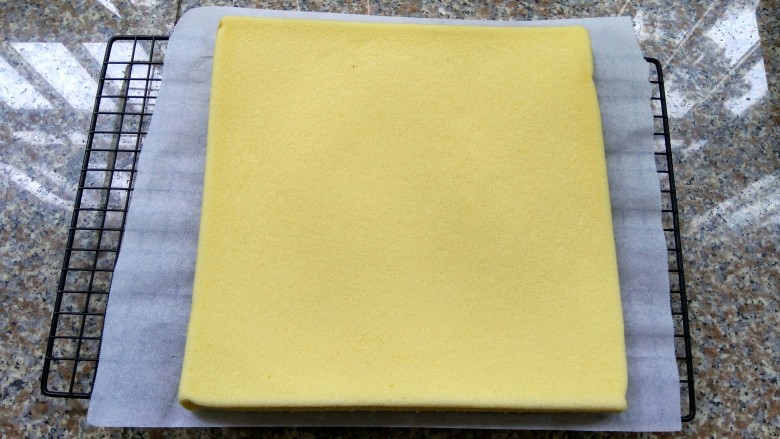 萌哒哒小黄人蛋糕卷,漂亮的毛巾面