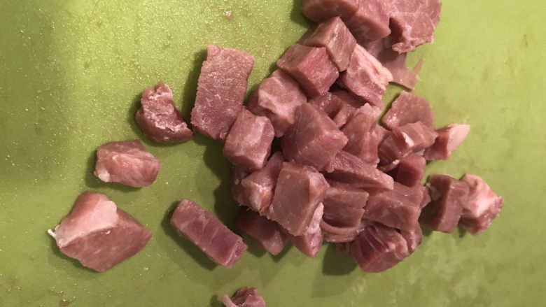 牛肉串（热量低）,切成小块儿