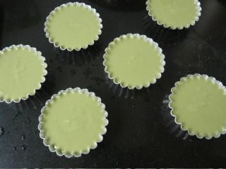 绿豆抹茶布丁,绿豆布丁糊用杯子或者是模具盛好，放冰箱冷藏至凝固