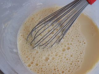 豆乳盒子,混合成均匀的豆浆蛋液