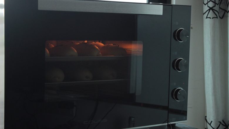 肉松面包（波兰种）,烤箱预热170度度，上下火底层20分钟左右（视自己烤箱温度调节）