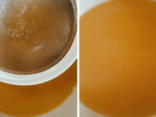 嫩蒸水蛋,找一个较大的碗，将蛋液过一下滤网，过滤掉没打散的蛋液。（没有滤网的这一步可以省略）。然后用勺子舀掉蛋液表面的小气泡，使蛋液表面平整无气泡。