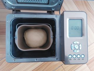 蔓越莓巧克力土司,面包机显示时间0的时候面团发酵完成
