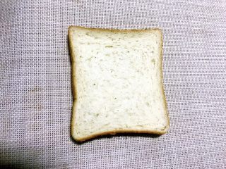 芝士吐司三明治,准备好切片面包。