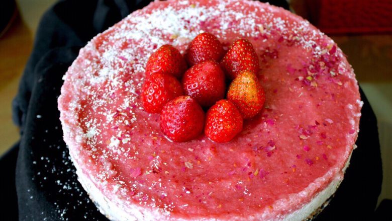 清爽香草水果蛋糕,加点草莓或别的水果