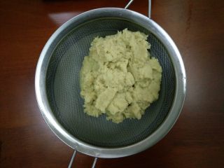 姜枣膏,3.取出过滤出生姜汁
