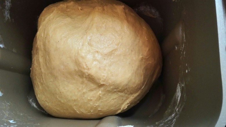全麦椰浆土司,直接用面包机发酵到两倍大。