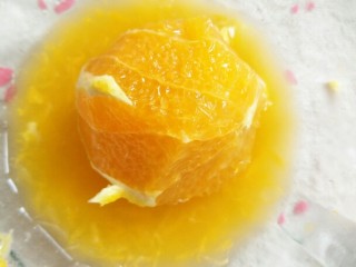 冰橙山药,10.我用了两个橙子，所以又削了一个。