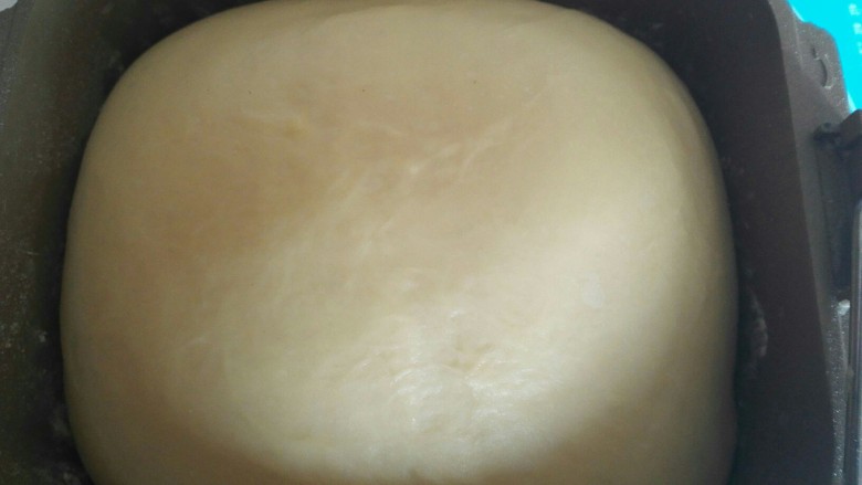 山形土司,发酵到两倍大。
