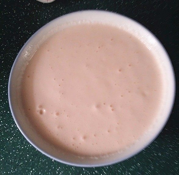 芒果牛奶冰激凌,与图4相比：容量和膨松度都已接近碗口，再冷冻6至8小时