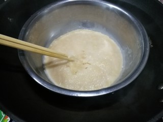 麻薯软欧面包,蒸熟的麻薯面团，用筷子戳一下，全部凝固就可以了