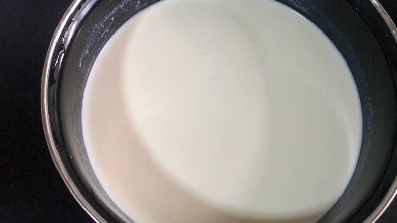 自制酸奶（奶粉版）,搅拌均匀备用。