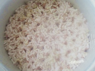 减肥餐,减肥期间不要吃白米饭，我做的是白米+糙米+红米的杂粮米饭
