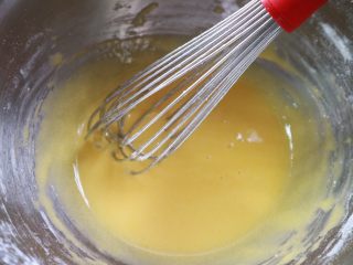 超软流心奶黄包,搅拌成均匀细腻的糊状
