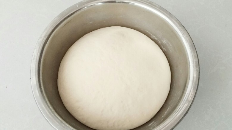 早餐生煎包,面团发酵到2---2.5倍大，就发酵完成。