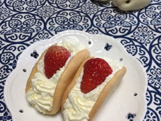 奶油小贝草莓🍓蛋糕,成品