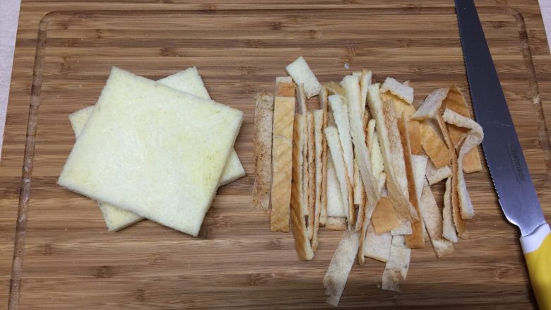 #吐司新吃法之一#新奥尔良三明治,切掉四边的皮