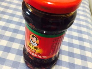 麻将肥牛面
,喜欢辣的，可加入适量辣椒油。不要太多冲淡了麻将的味道。