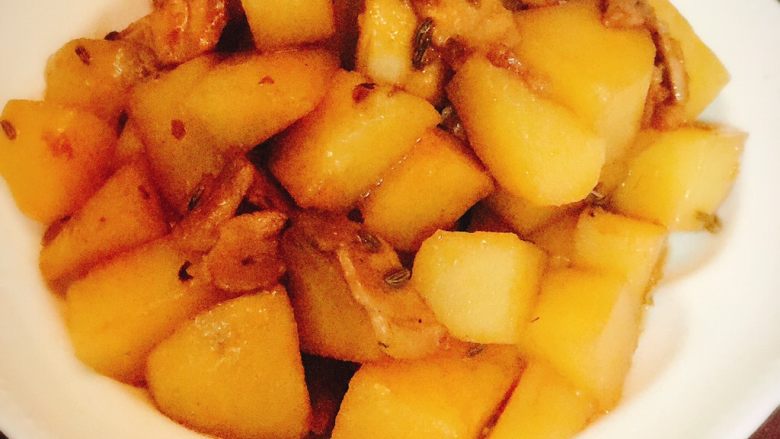 土豆烧肉,虽然做法很简单，食材也很朴实，但是这味道真是没sei了🙊