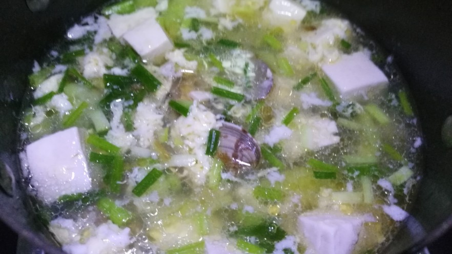 丝瓜豆腐蛤蜊汤