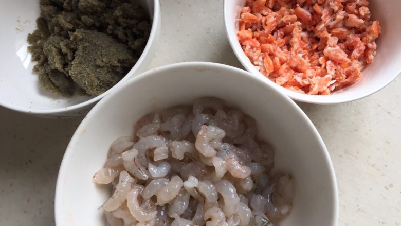 三虾拌面,这就是准备好的三虾：虾籽、虾脑、虾仁