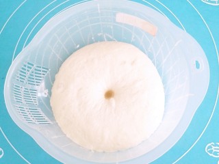 手撕炼奶包,发酵到双倍大。