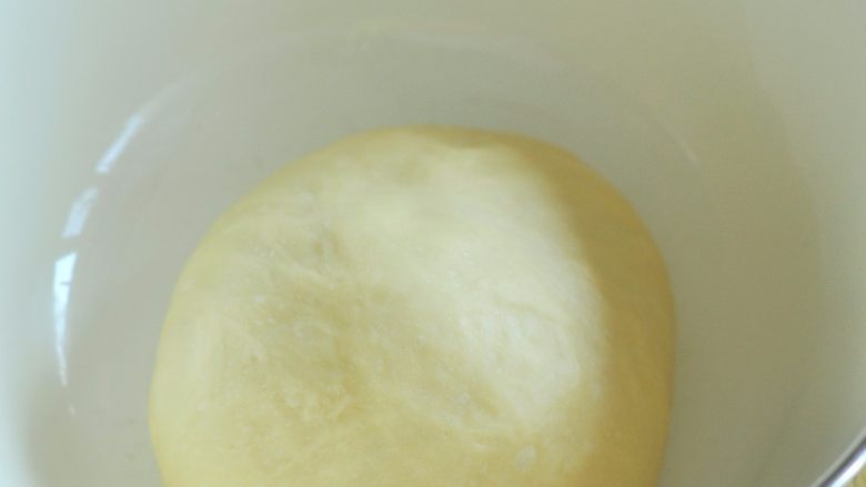 香肠面包,面团室温发酵50分钟左右。