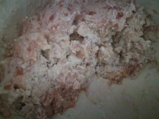 猪肉馅饼,包不完，也可将肉馅放入冰箱保存 记得封好保鲜膜