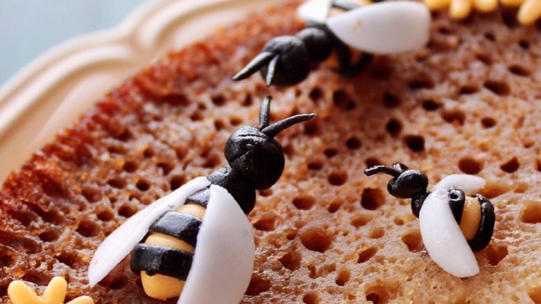 蜂巢蛋糕,勤劳的小蜜蜂开始采蜂蜜了哦！