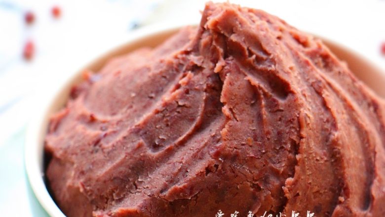 红豆沙,炒好的红豆沙一次吃不完的，可放冰箱冷藏保存