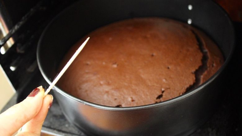 最好吃的基本巧克力蛋糕,如果还干净的话，蛋糕烤好了