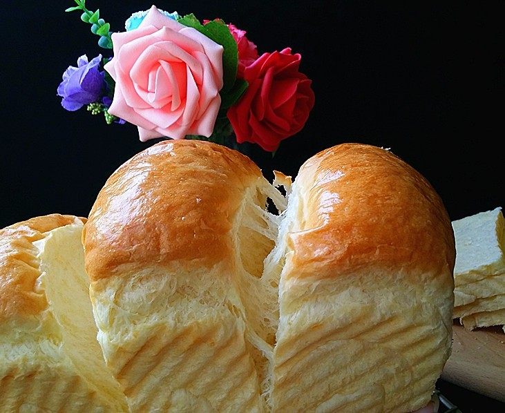 日式甜面包-中种法,拉丝效果也不错哈