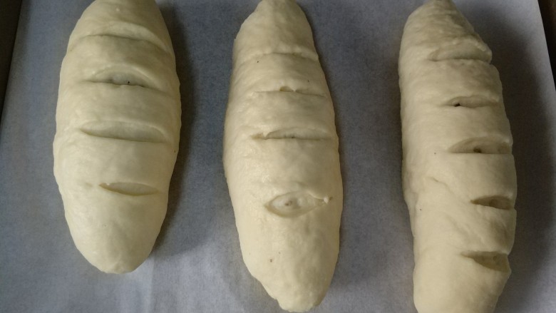 坚果面包#面团的发酵之旅#,全部整形好进行二发
