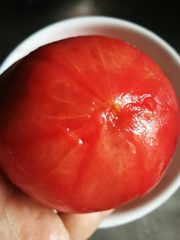 番茄🍅牛腩煲,很容易去皮的番茄🍅。