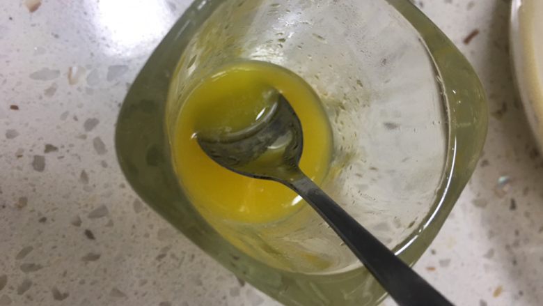 芒果季之可丽饼,黄油隔水融化