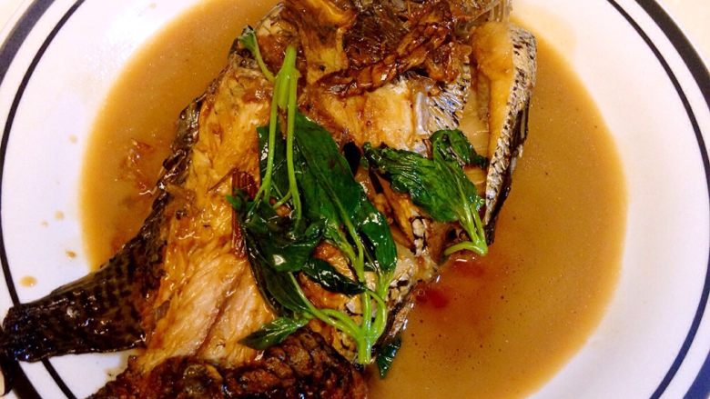 紅燒魚,手藝不好魚破相了，但還是吃光光，連湯汁都美味～～