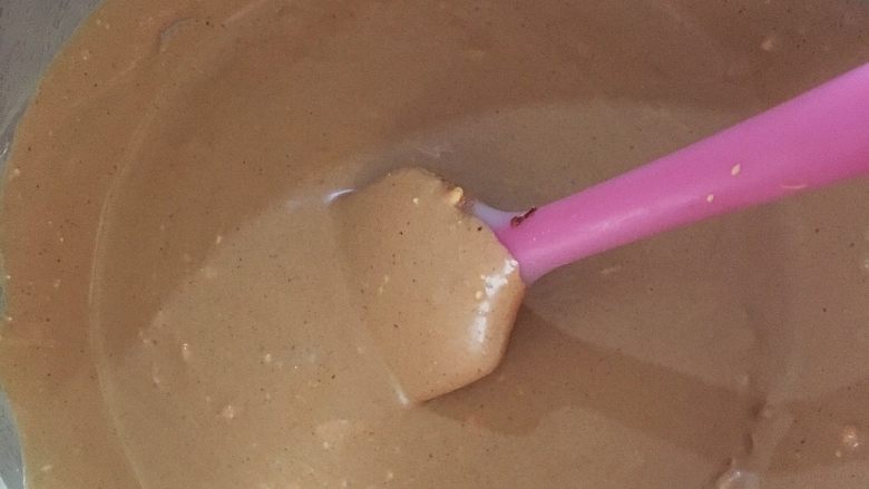 巧克力冰淇淋,搅拌成这种状态全部溶解。