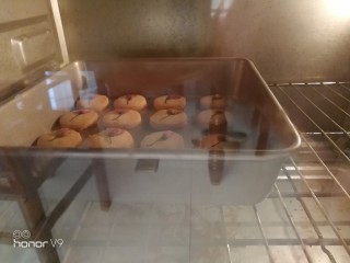 樱花曲奇饼干,烤箱200度烤15分钟。