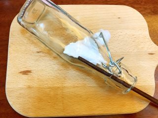 省钱自制《香草精》,用一根筷子，纸巾，给瓶子吸收水汽！