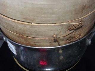 五彩糯米排骨卷,上锅蒸1小时